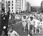Roth_Parade_llrw029